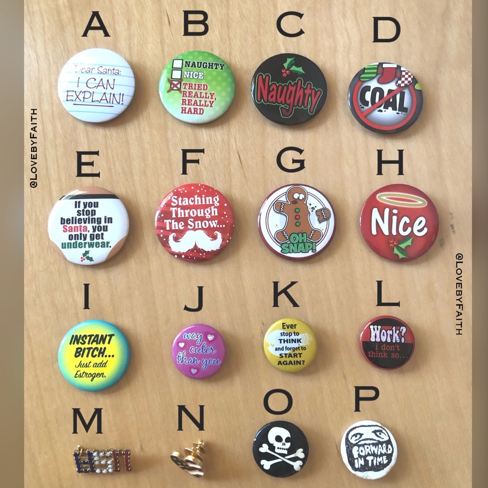 🩷 Christmas Holiday Buttons Pin